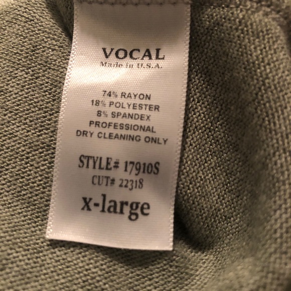 Voice of California soft celery colored lightweight sweater  Made in the USA - Picture 6 of 11